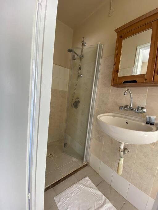 Prime Location! 1 Bedroom Apt In Tlv Beating Heart Tel Aviv Esterno foto
